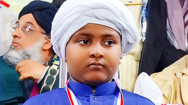 ৮ মাসে কুরআন মুখস্থ করে অনন্য নজির সৃষ্টি করল ৮ বছরের আলভি