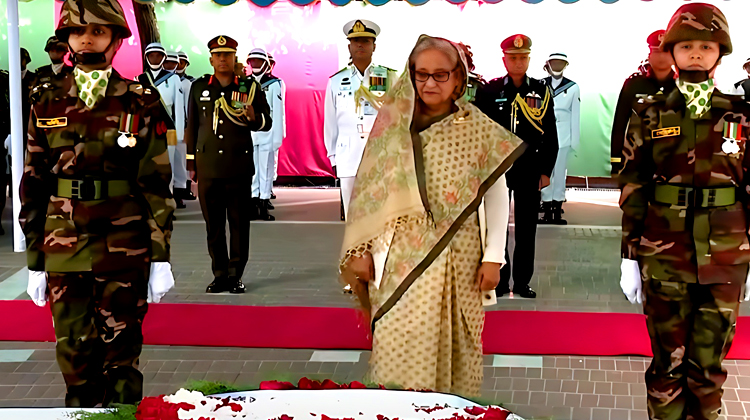 টুঙ্গিপাড়ায় বঙ্গবন্ধুর সমাধিতে প্রধানমন্ত্রী ও মন্ত্রিসভার শ্রদ্ধা নিবেদন