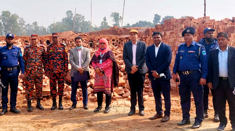 টাঙ্গাইলে তিন ইটভাটা মালিককে ১৫ লাখ জরিমানা