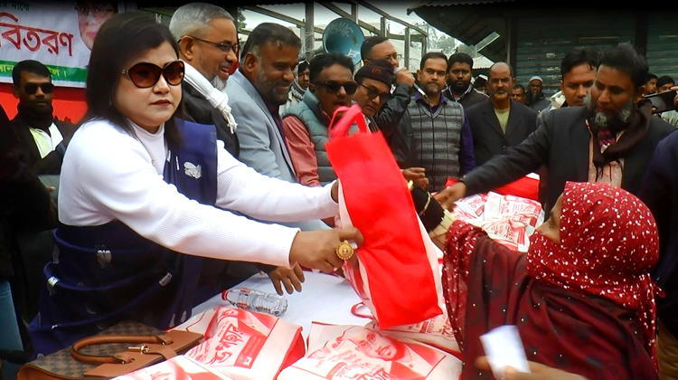 টাঙ্গাইলের গালা ইউনিয়নে বিএনপির শীতবস্ত্র বিতরণ