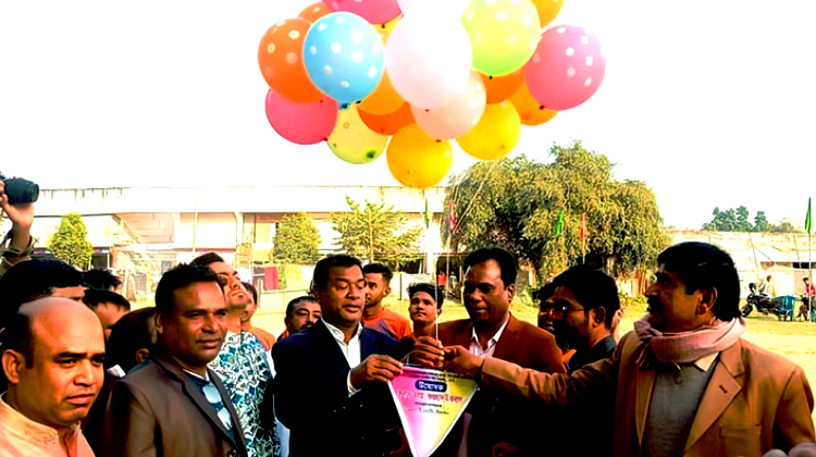 টাঙ্গাইলে পার্ক বাজার ব্যবসায়ী সমিতির প্রীতি ফুটবল ম্যাচ অনুষ্ঠিত