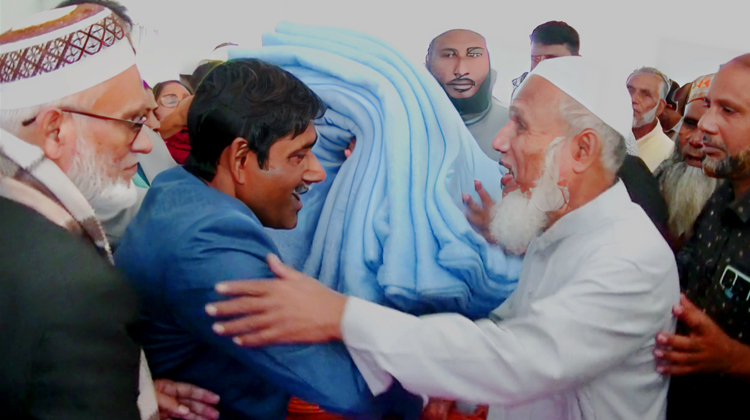 মাহমুদ নগর ইউনিয়নে ফরহাদ ইকবালের শীতবস্ত্র বিতরণ
