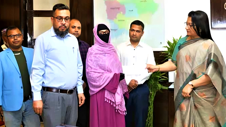টাঙ্গাইলে সড়ক দুর্ঘটনায় হতাহতদের পরিবারকে আর্থিক সহায়তা প্রদান