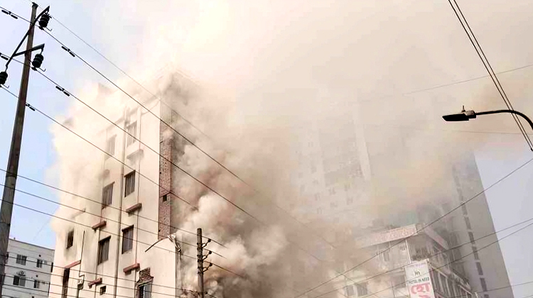 শাহজাদপুরে আবাসিক হোটেলে আগুন, নিহত ৪
