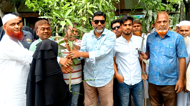 পরিবেশ রক্ষায় টাঙ্গাইলের বিভিন্ন শিক্ষা প্রতিষ্ঠানে টুকুর পক্ষ থেকে বৃক্ষরোপণ
