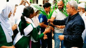 শিক্ষা প্রতিষ্ঠানে সুলতান সালাউদ্দিন টুকুর পক্ষ থেকে বৃক্ষরোপণ